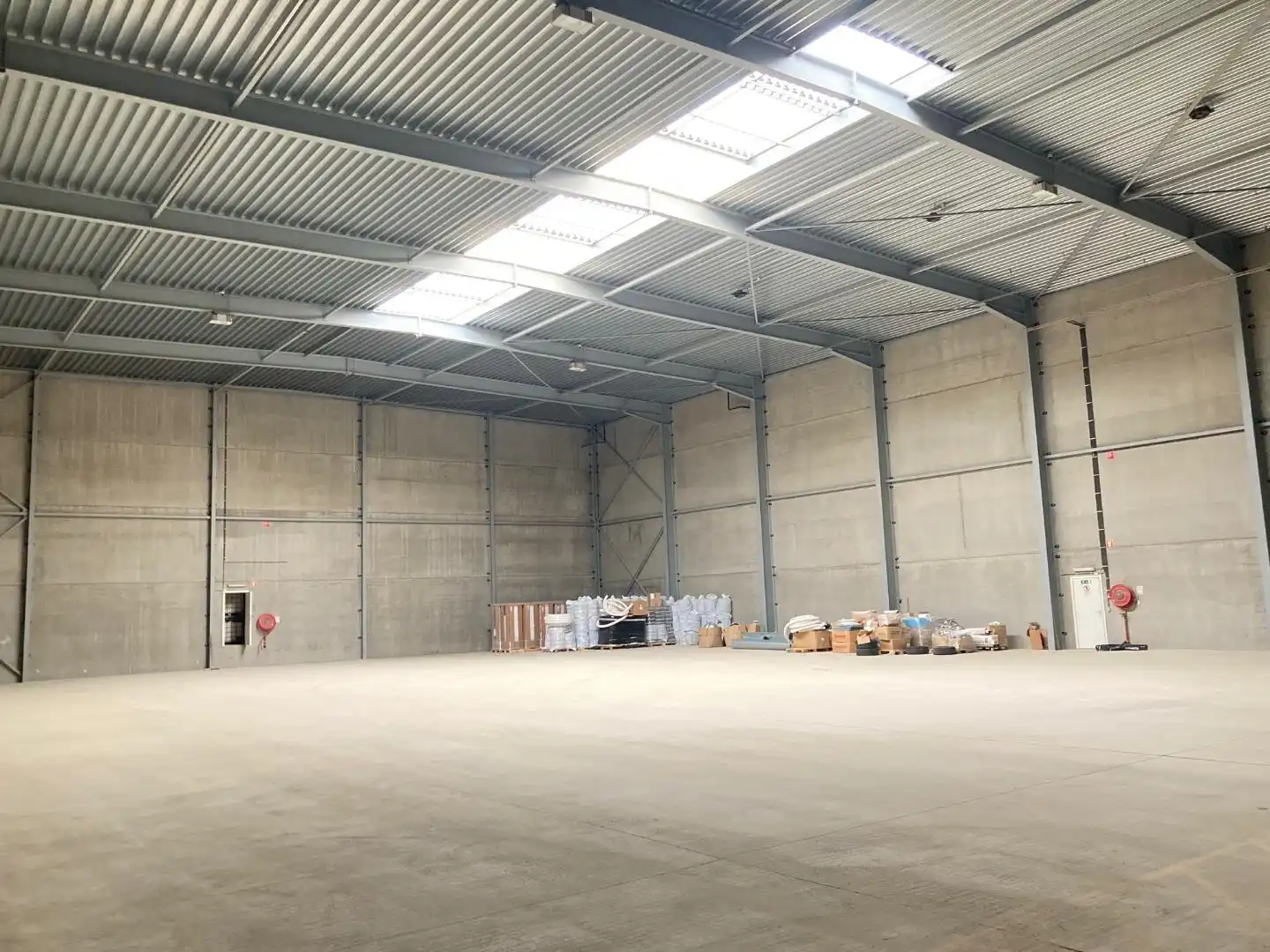 Industriegebouw te huur op het bedrijventerrein Tongeren Oost. foto 3