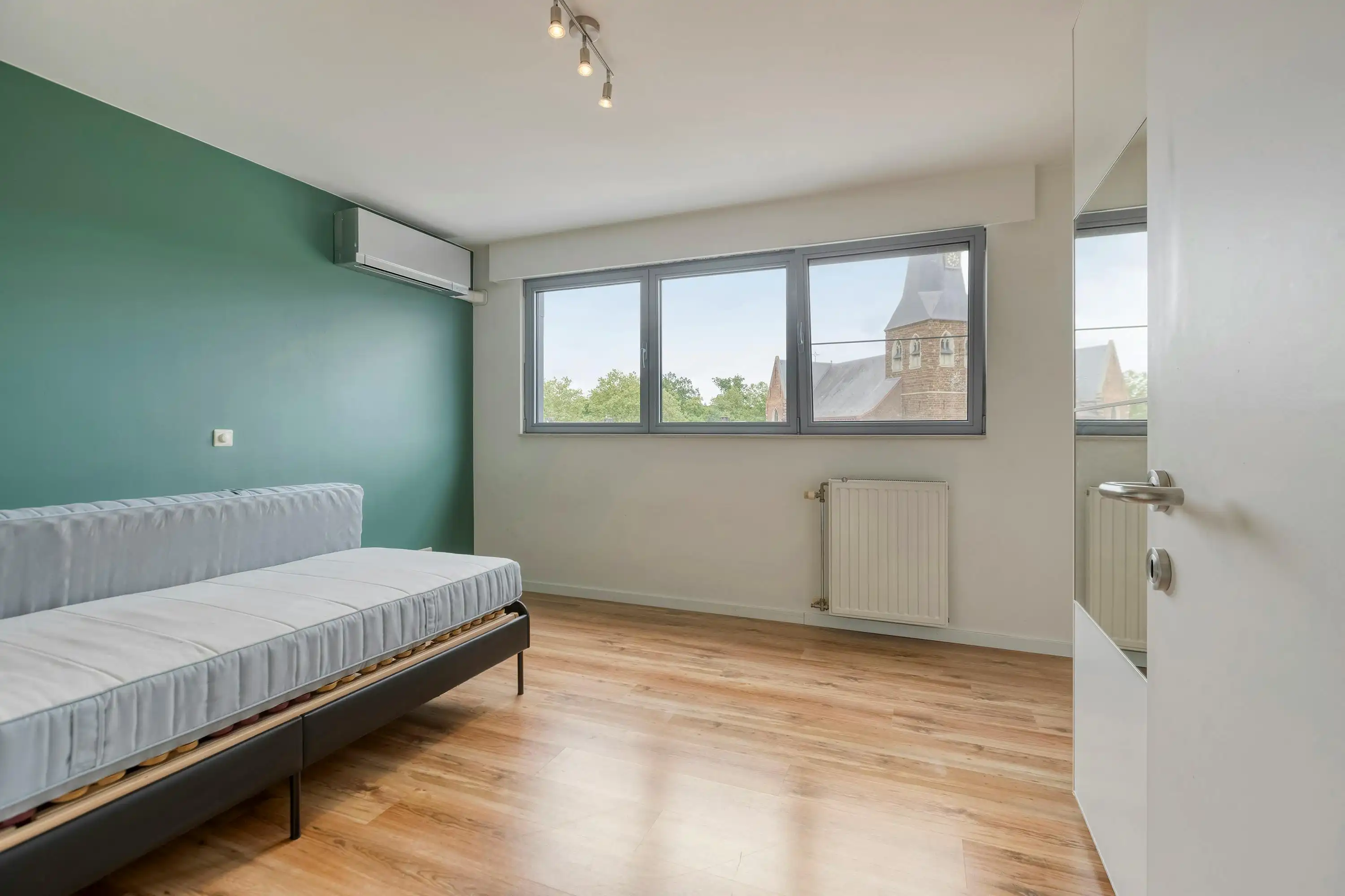 Centraal gelegen appartement met ruim terras en garagebox te Kuringen foto 12