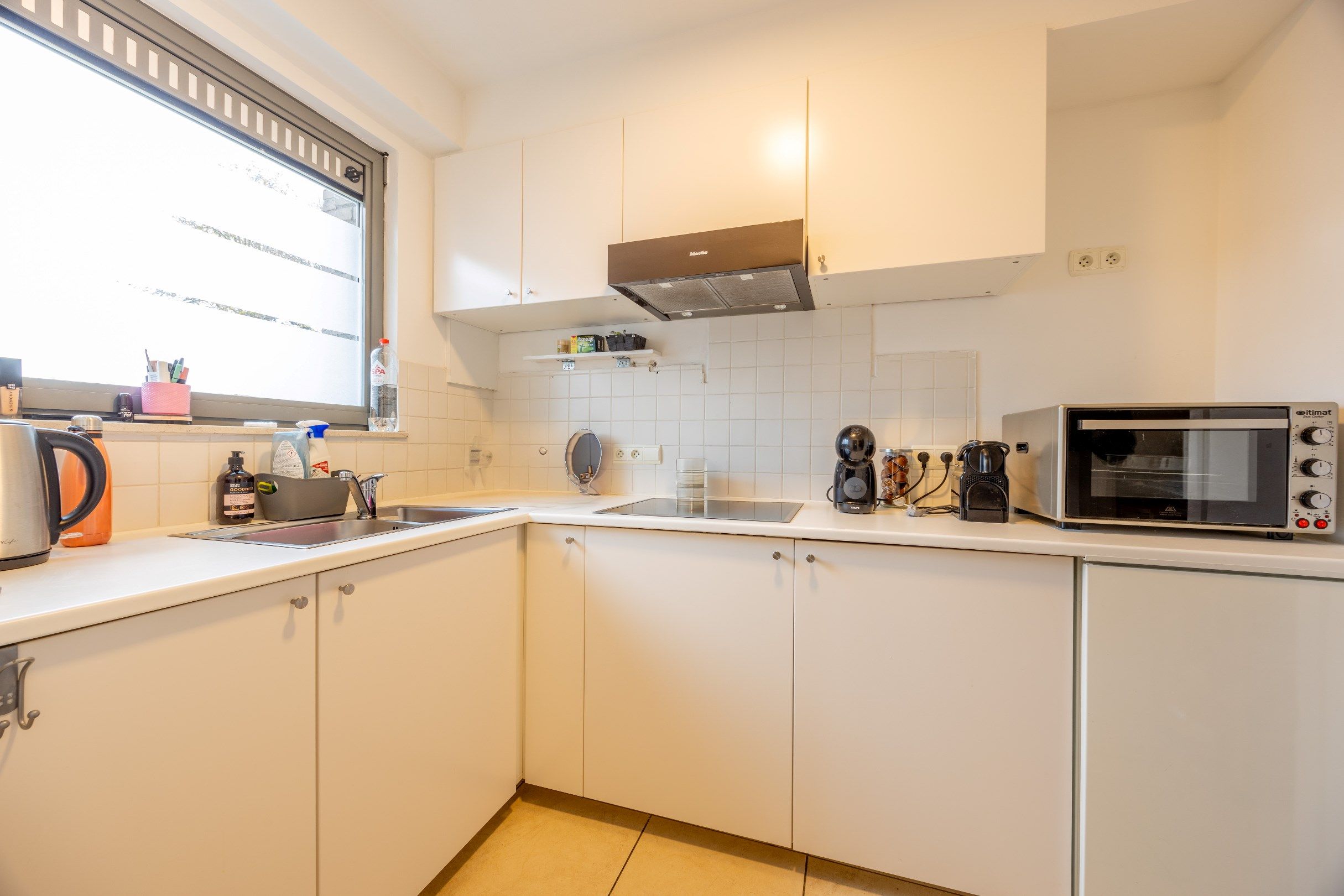 CHARMANT TWEESLAAPKAMER APPARTEMENT MET GARAGE foto 6