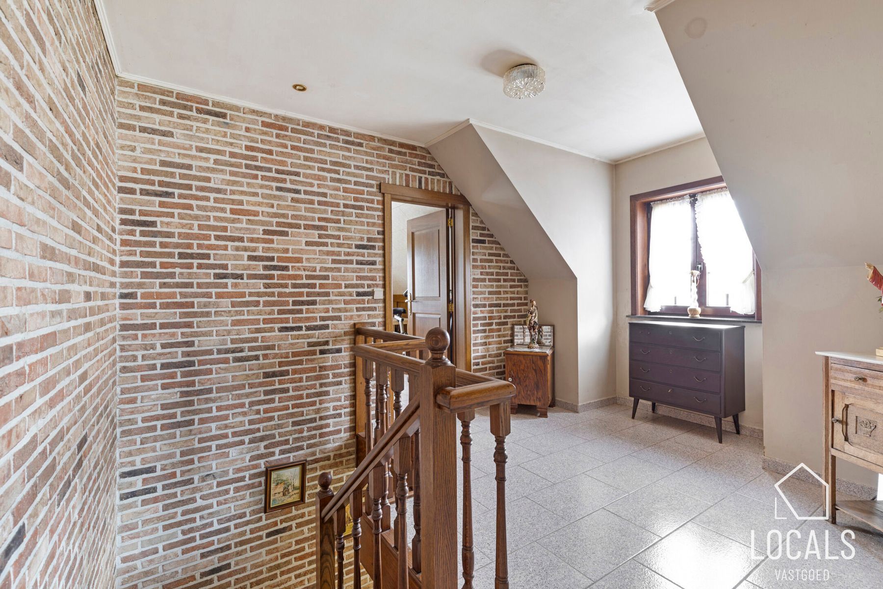 Zeer goed onderhouden ruime open bebouwing te Kerksken foto 12