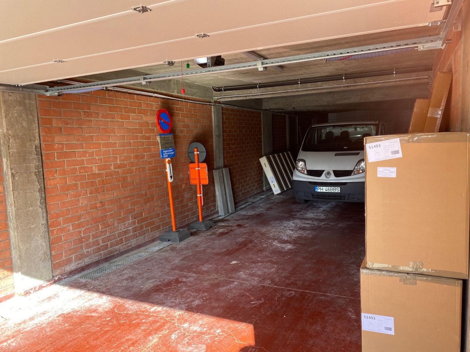 Garage / Magazijn te huur foto 4
