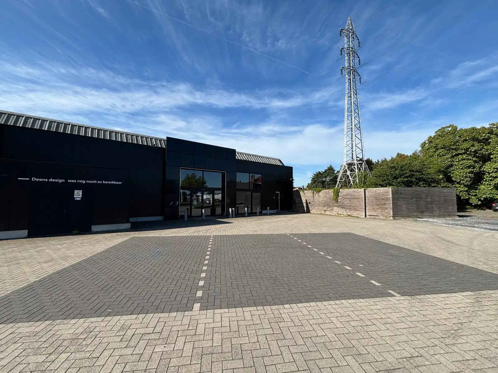 Winkelpand met showroom & magazijn te huur – Lier (1.000 m²) foto 2