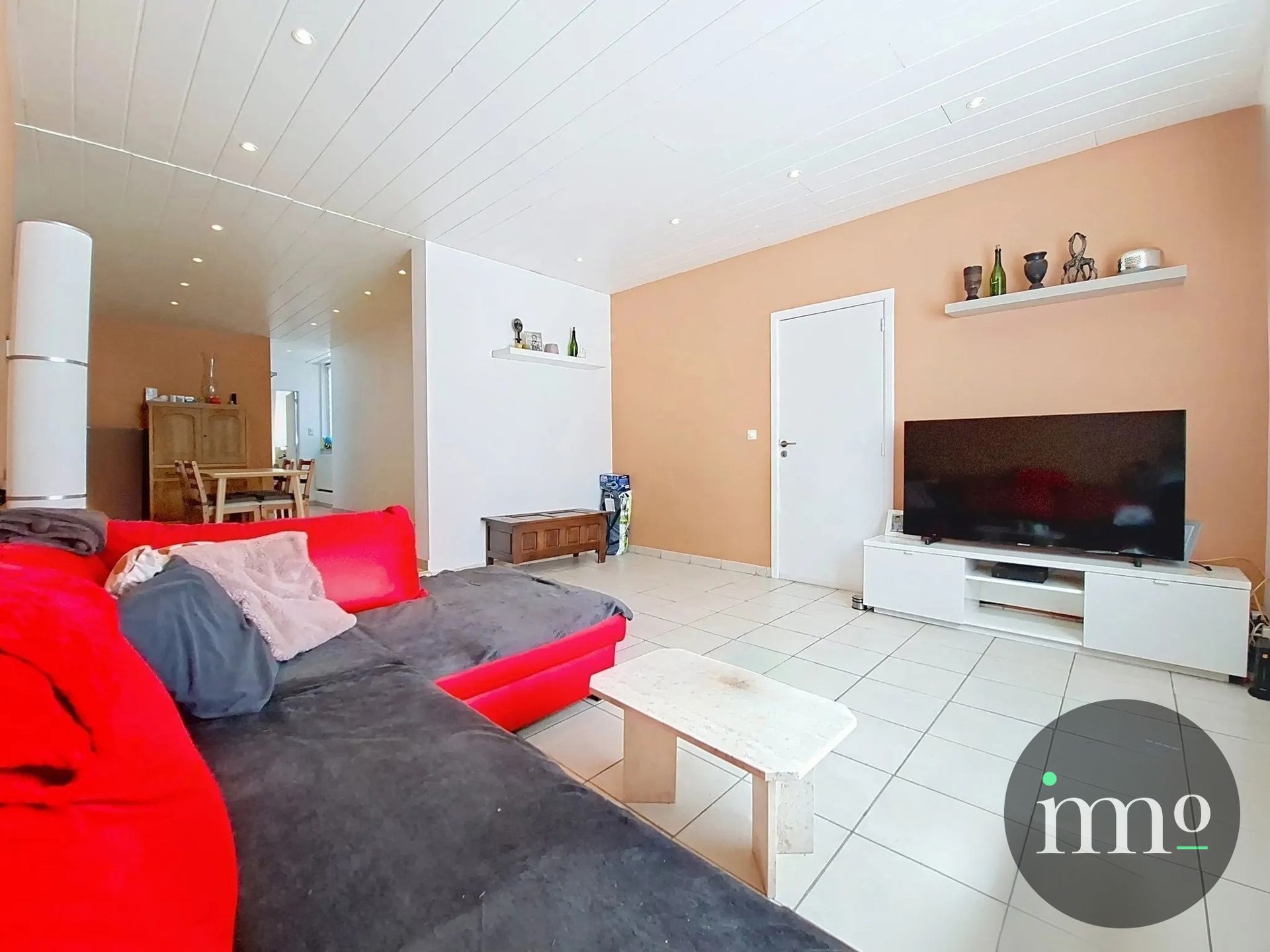 GELIJKVLOERS APPARTEMENT MET VEEL BUITENRUIMTE foto 2