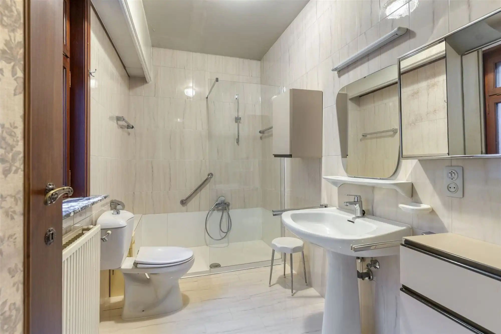 Commercieel pand met woonst op toplocatie. foto 22