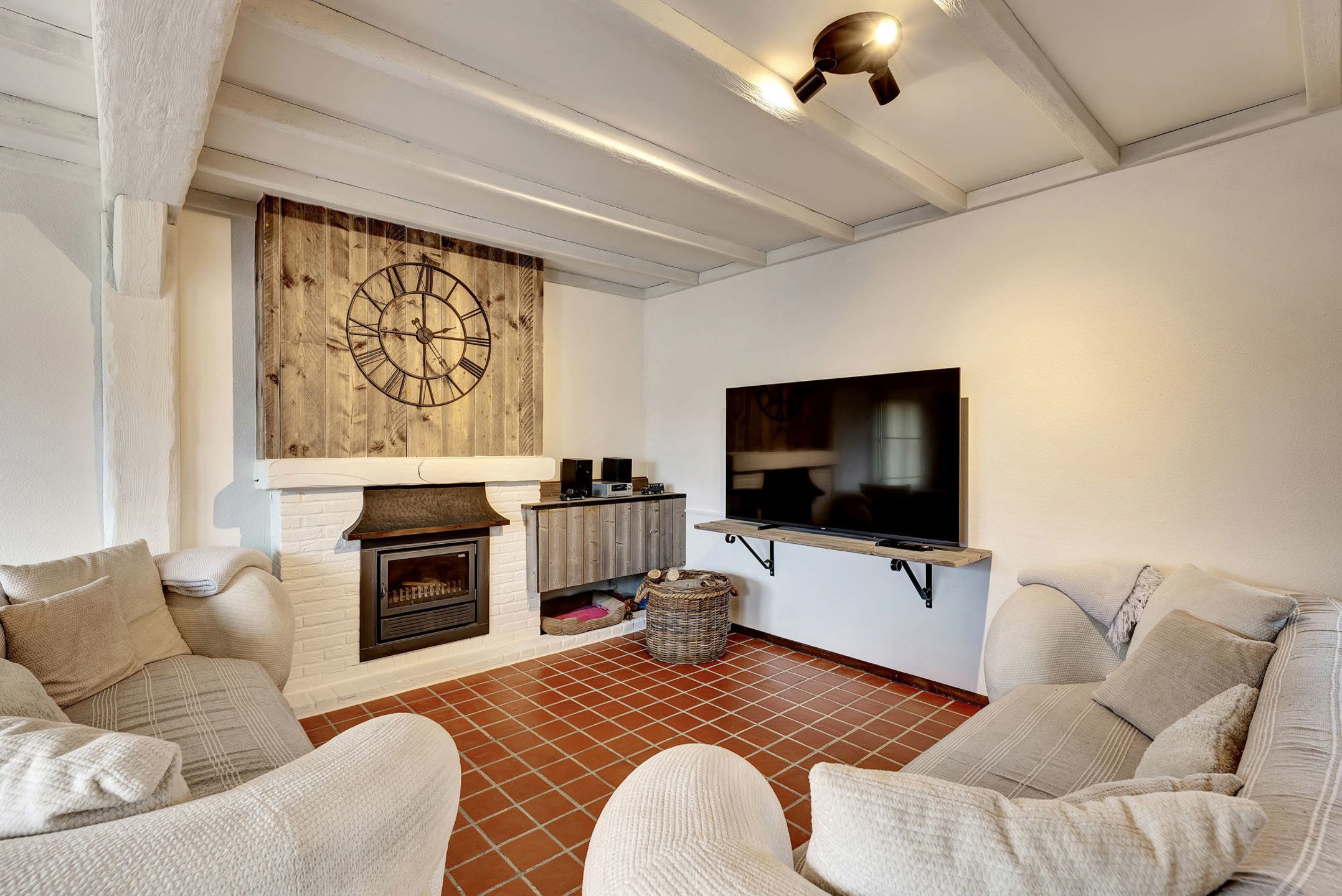 Gezellige instapklare woning op rustige locatie foto 3