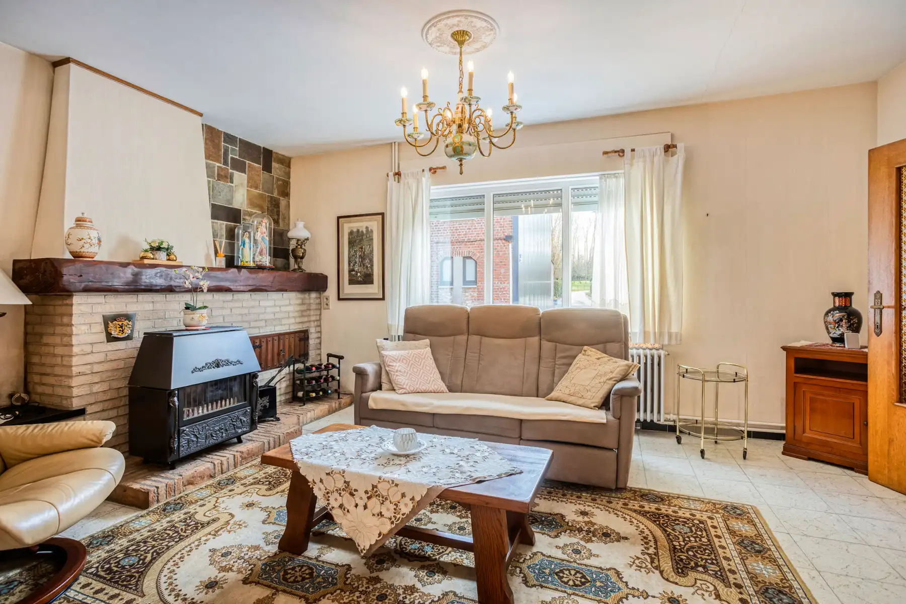 Landelijke driegevelwoning met garage en tuin foto 7