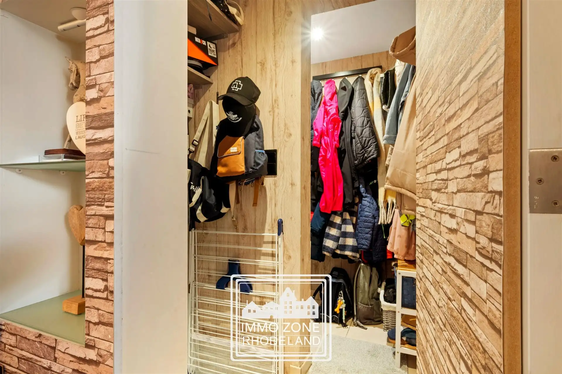 Knappe instapklare woning met 3 slpks, garage en mooie tuin  foto 6