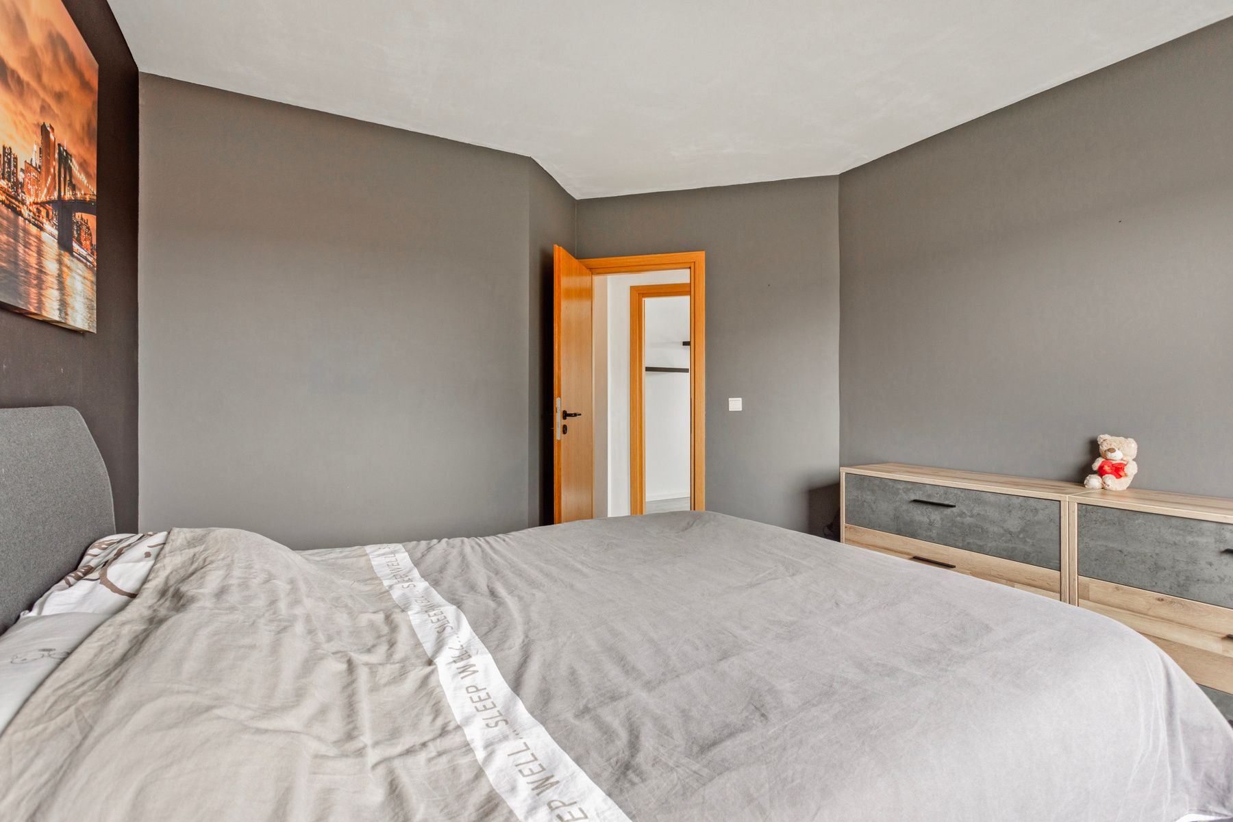 Centraal gelegen, gemoderniseerd appartement in Oedelem foto 12