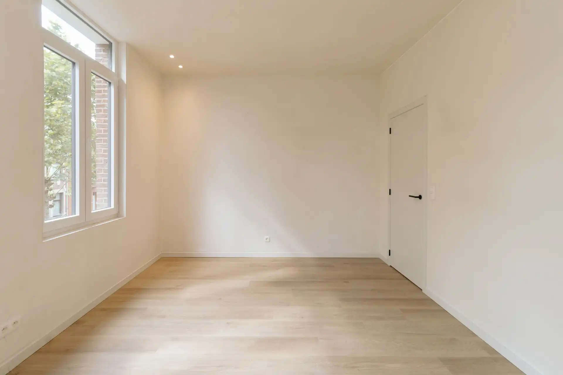 Prachtig gerenoveerde woning met 3 slaapkamers en tuin foto 14