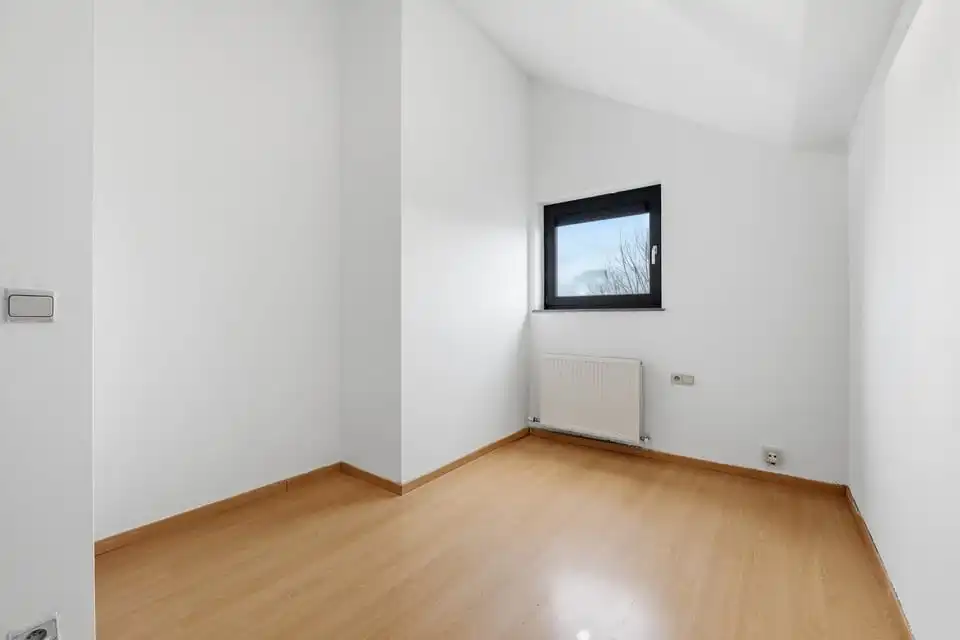 GEZELLIGE INSTAPKLARE GEZINSWONING MET 3 SLAAPKAMERS IN KOZEN foto 23