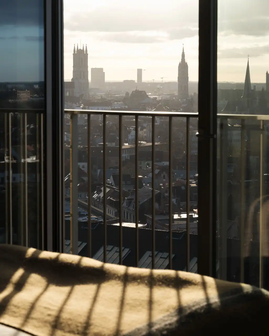 Luxe penthouse (bj. 2021) met twee kamers en een uitzonderlijk terras met panoramisch zicht over Gent en zijn torens. foto 19