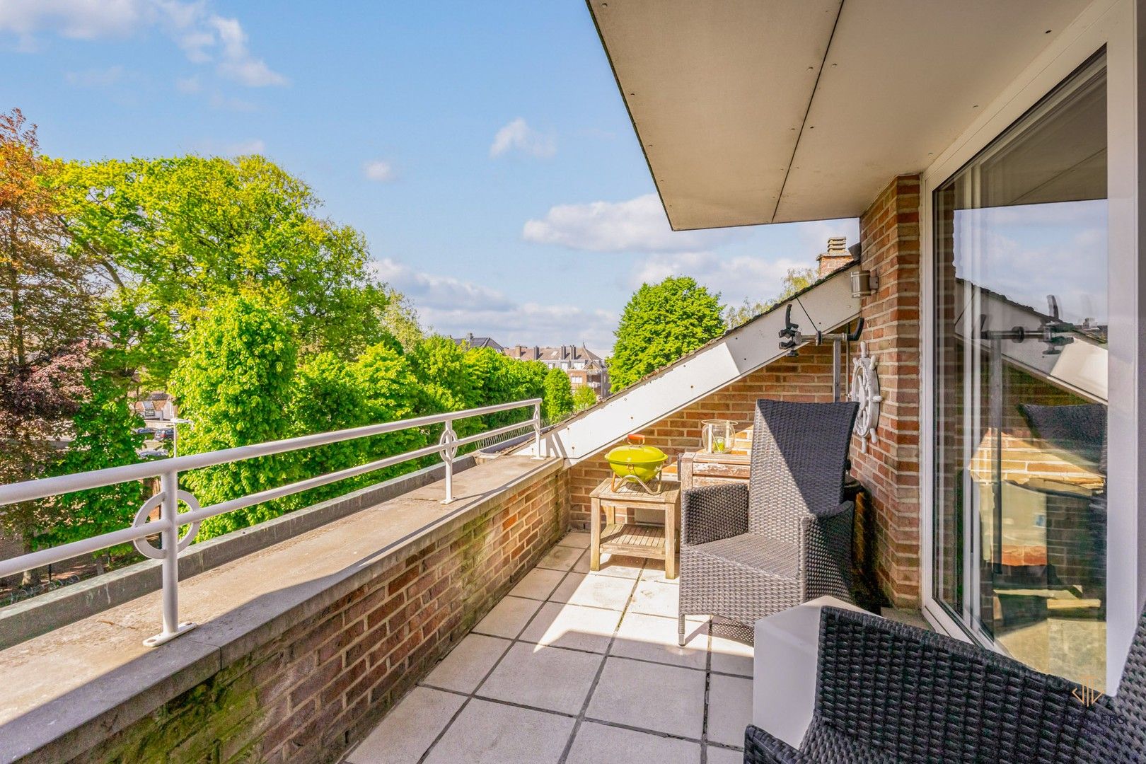 Ruimte, rust én de stad om de hoek – wonen in hartje Sint-Truiden! foto 11