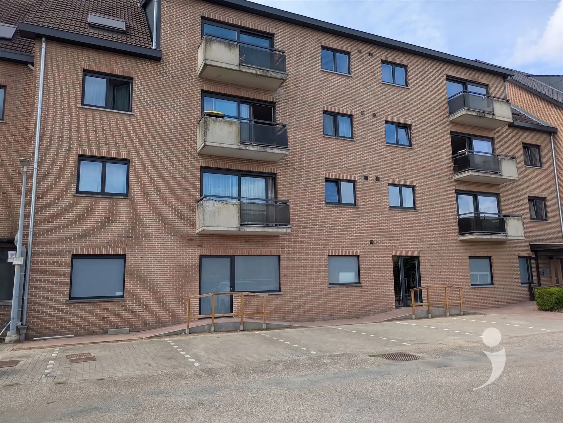 appartement foto {{pictureIndex}}