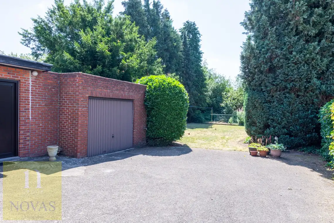 Op heel fijne locatie, 4 slaapkamers, 10are30ca, aan rand van het centrum foto 7