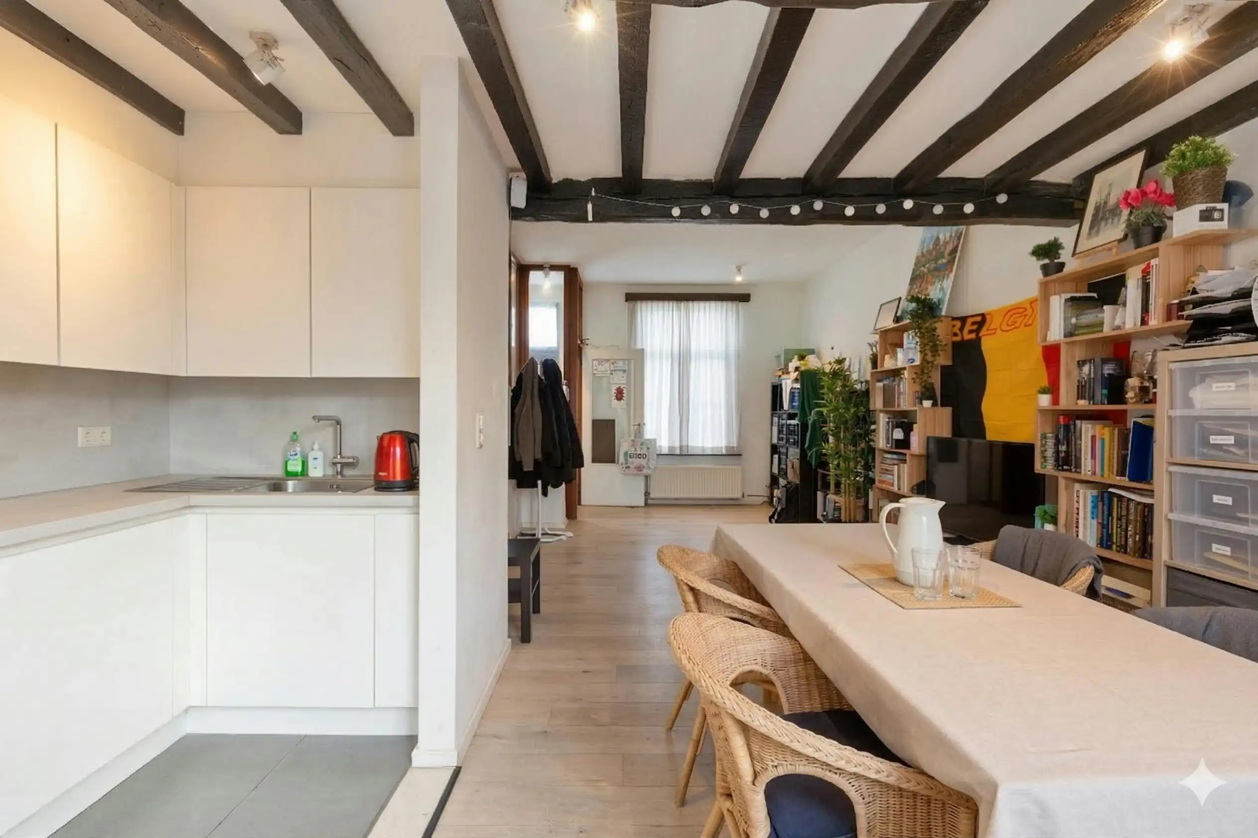 Huis te koop met 2 slaapkamers in Brugge centrum foto 6