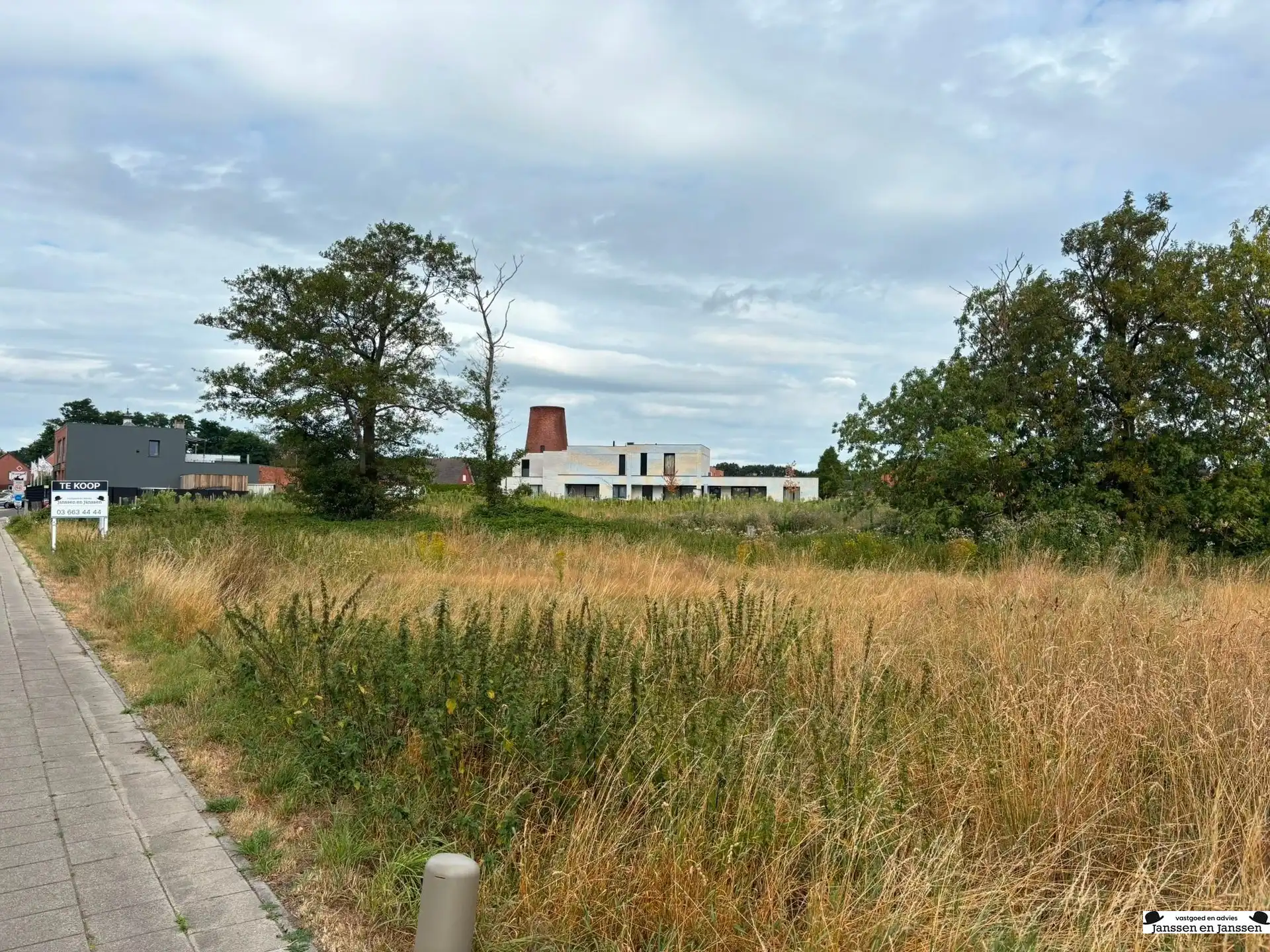 Ruime bouwgrond voor een open bebouwing met een oppervlakte van 1517m² foto 8