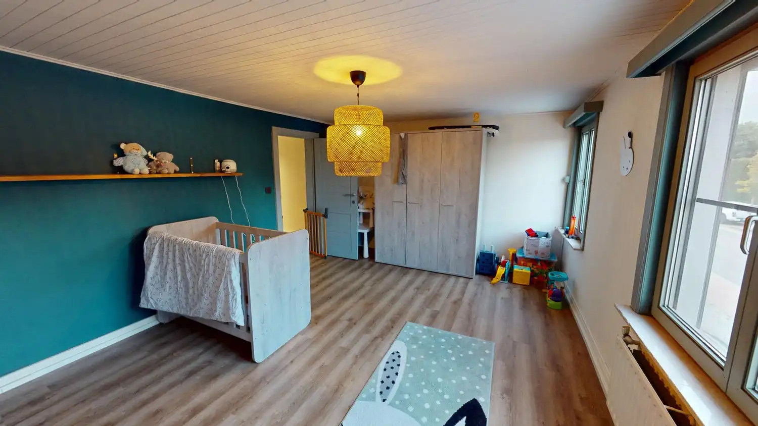 Gerenoveerde gezinswoning met 4 slaapkamers foto 9