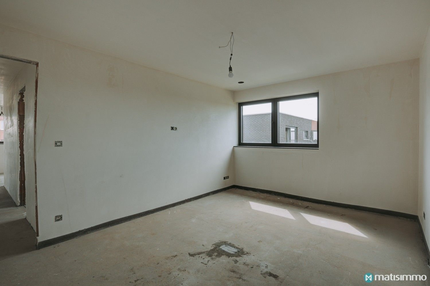 MODERNE NIEUWBOUWWONING MET 3 SLAAPKAMERS, INPANDIGE GARAGE EN VOLLEDIG ONDERKELDERD VLAKBIJ HET CENTRUM VAN BILZEN foto 21