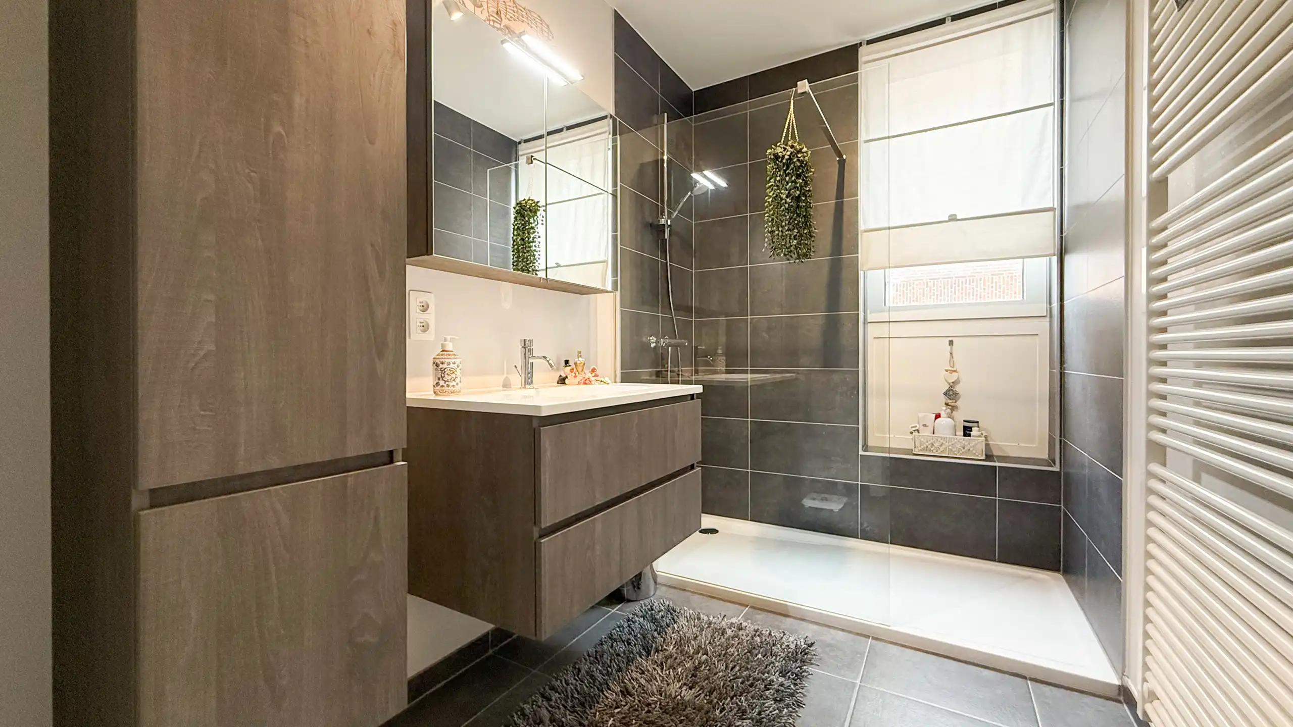 Instapklaar appartement met vrij uitzicht en parkeerplaats! foto 18