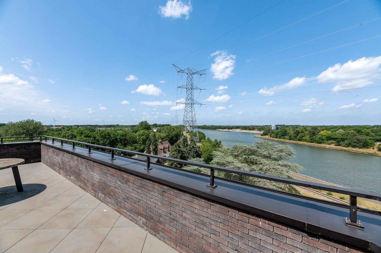 Exclusieve penthouse met panoramisch terras en uitzicht op het Albertkanaal. foto 22