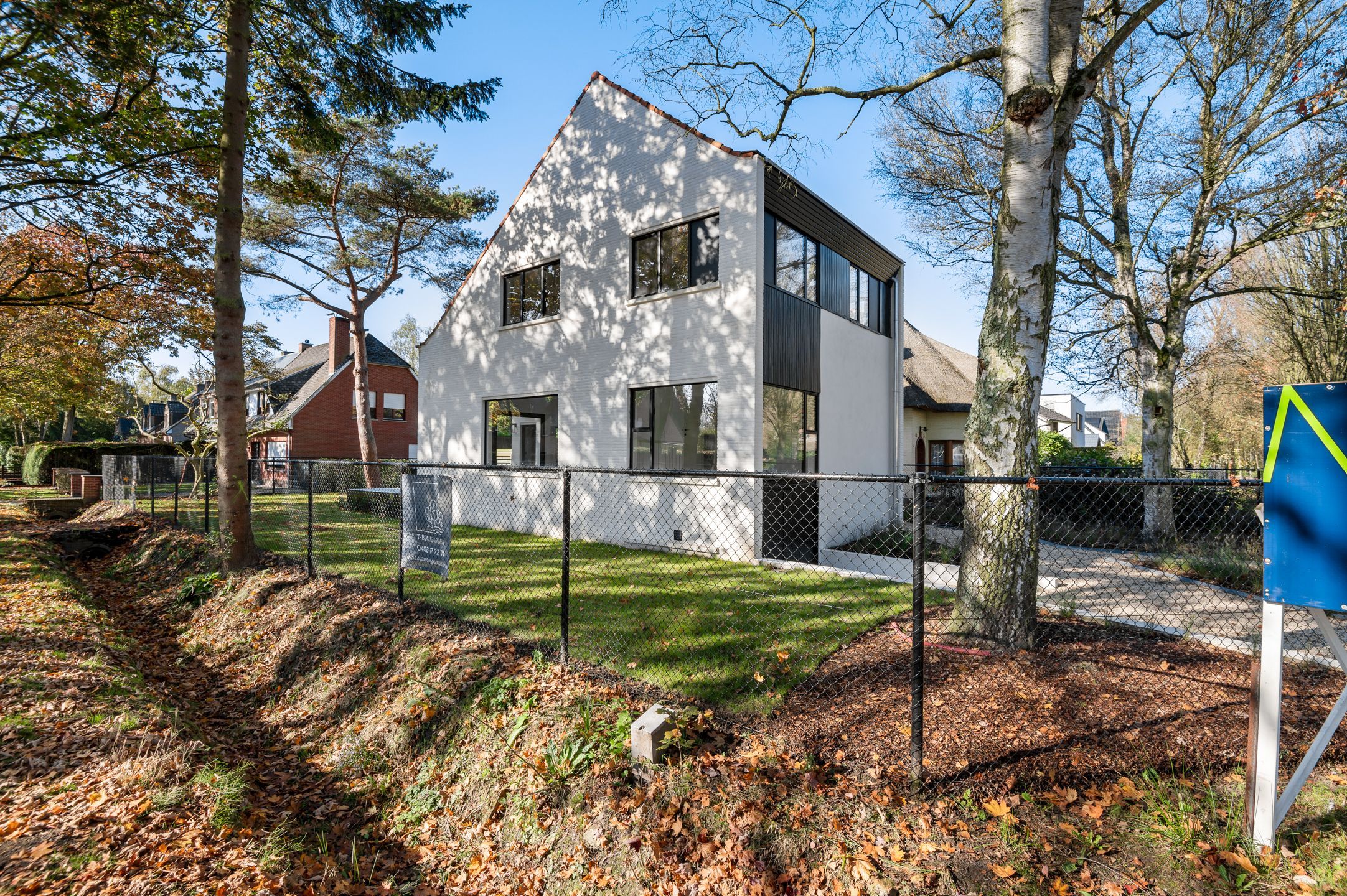 Prachtig gerenoveerde woning op toplocatie in Brasschaat ! foto 21