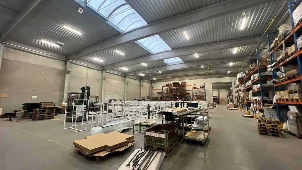 Magazijn te huur in de Heikensstraat in Zele foto 5