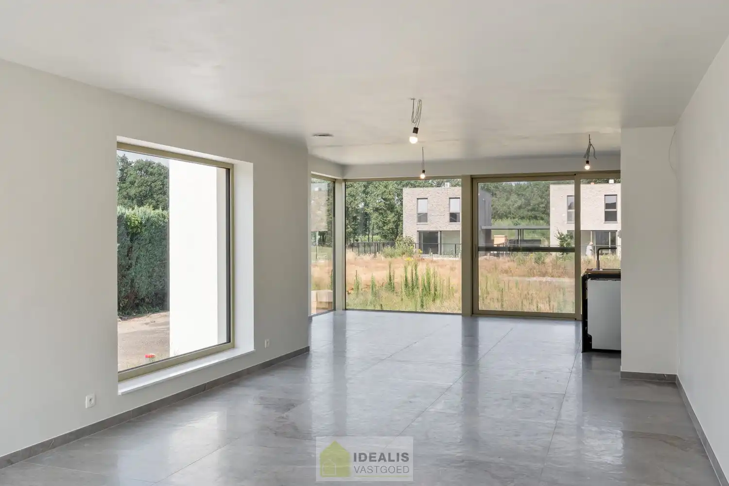 Schitterend volledig vernieuwde woning met 3 ruime slaapkamers foto 46