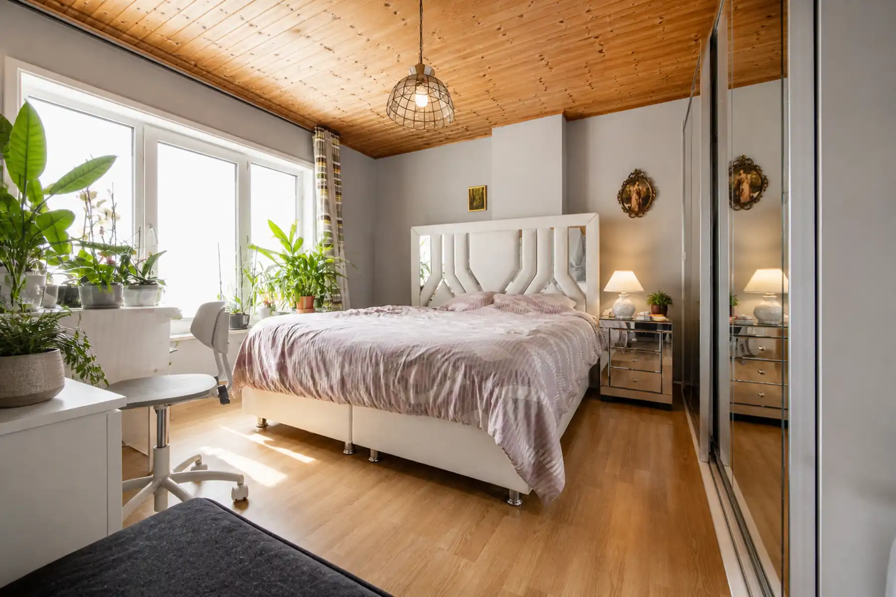 Ruime woning met 3 slaapkamers en magazijn foto 7