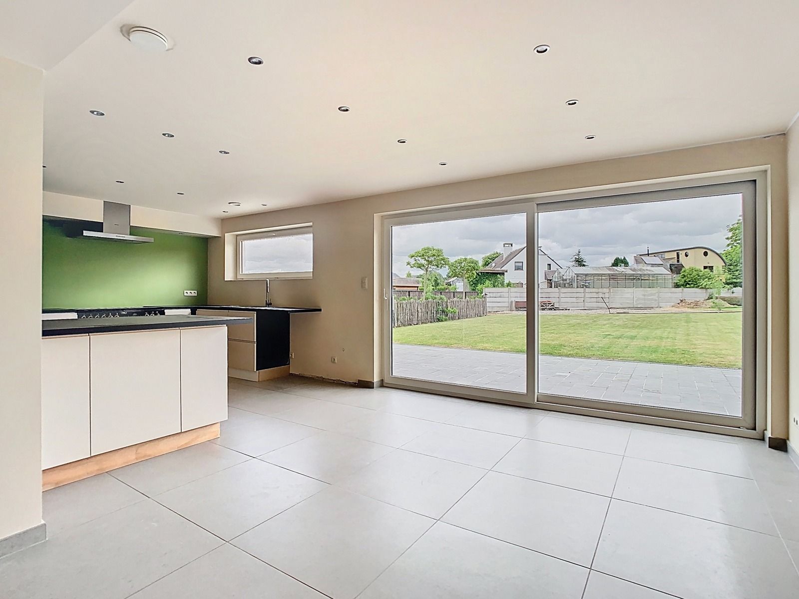 Te Meise, Charmante Woning met 3 SLPK, grote tuin én garage! foto 4