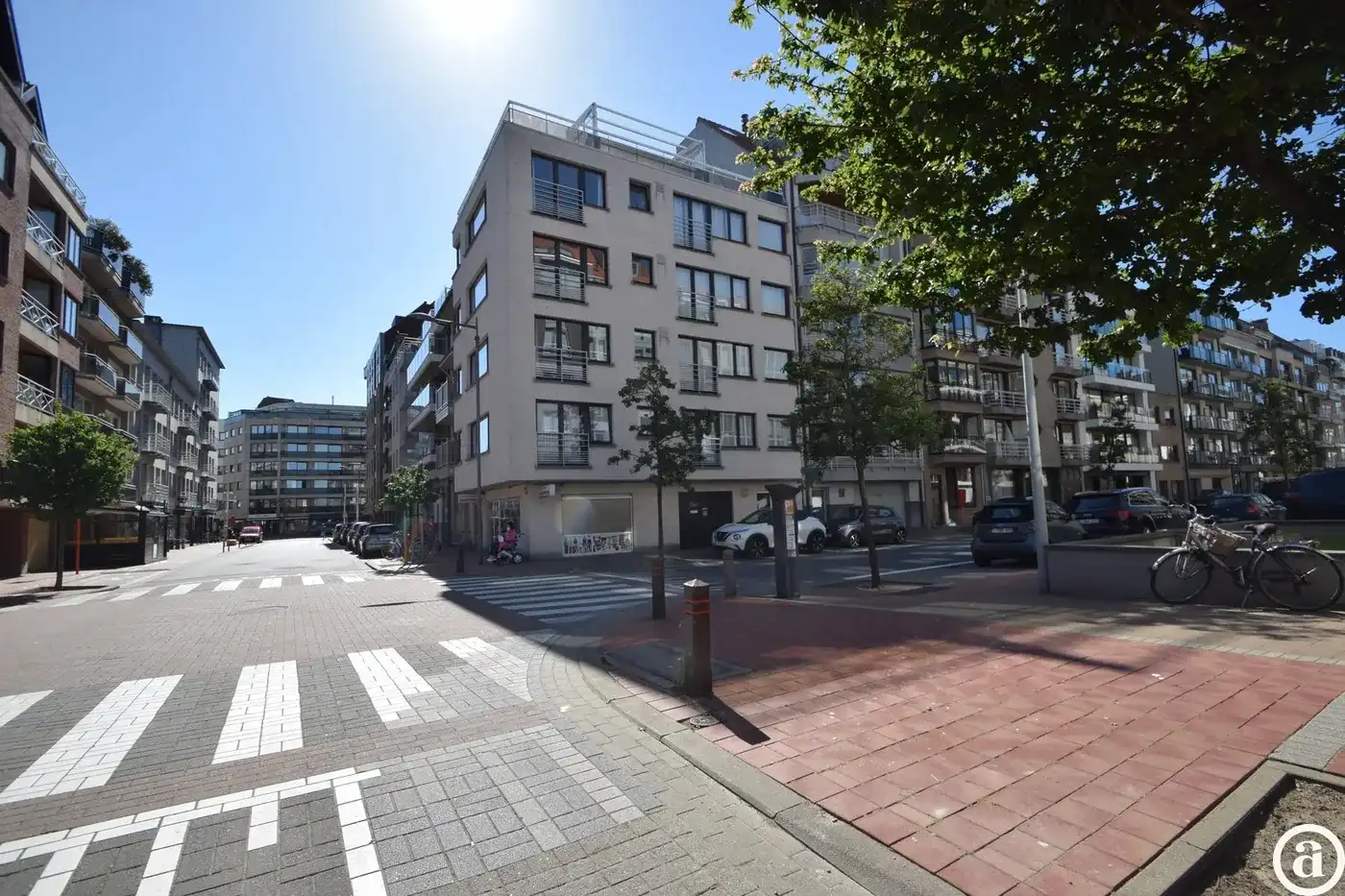 Instapklaar hoekappartement op enkele stappen van het centrum foto 3