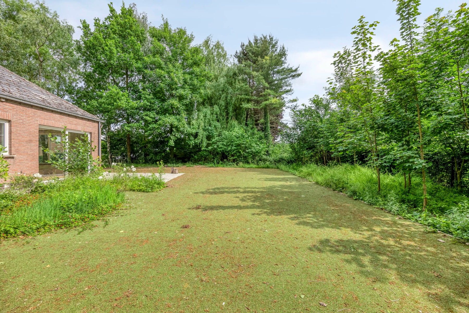 Ruime bungalow op groot perceel foto 38