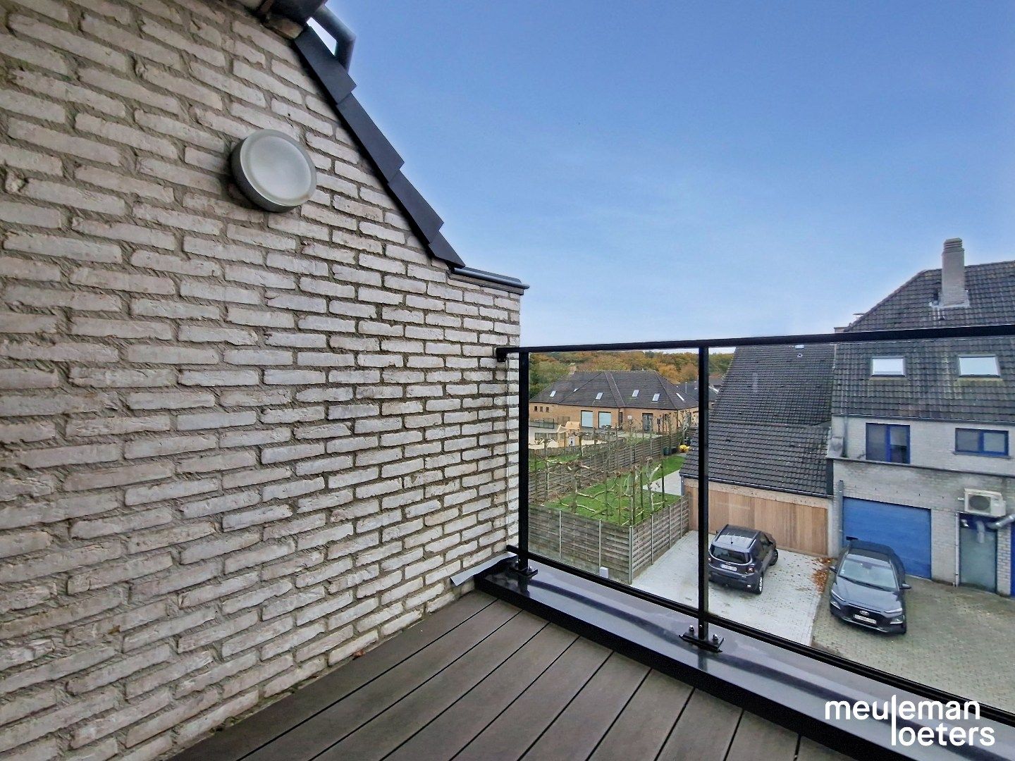 Rustig gelegen recent appartement met parking foto 14