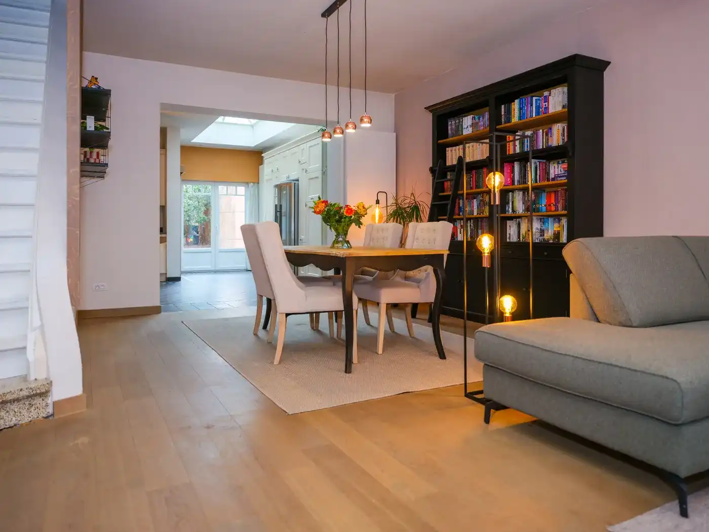 Ruime instapklare woning centrum Izegem foto {{pictureIndex}}