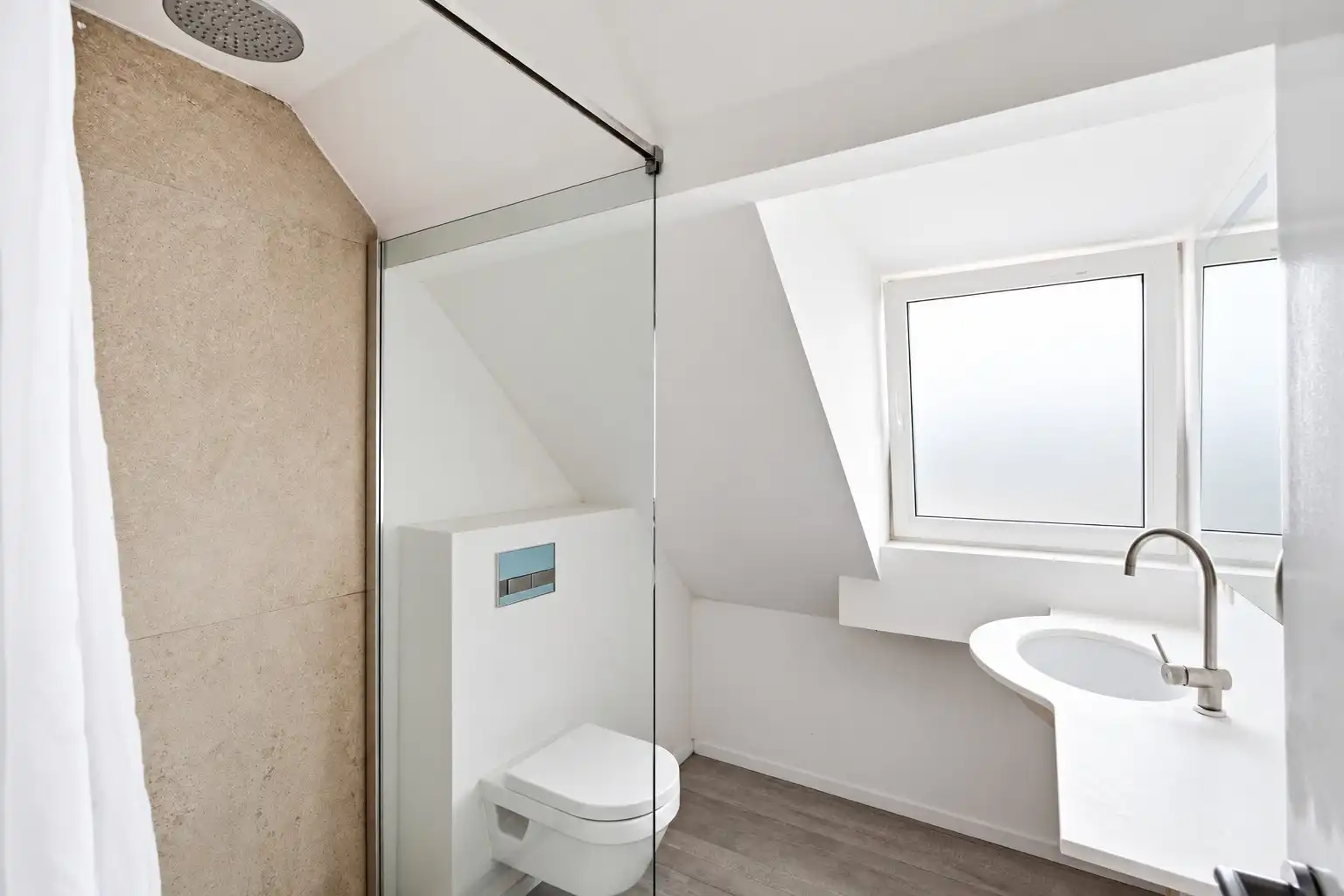 Vernieuwde woning met 5 slaapkamers te Zeebrugge foto 20