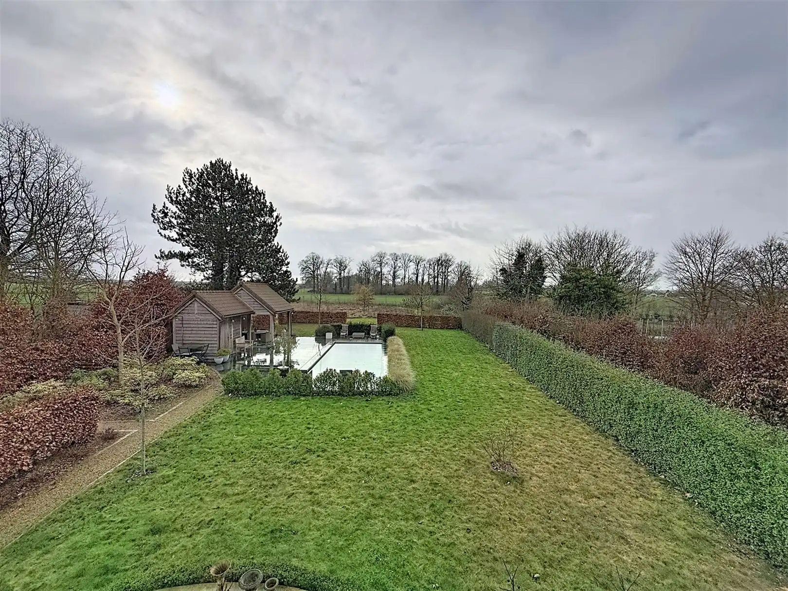 Karaktervolle woning met 4 slpks, 2 bdks, zwembad, 39a 17ca foto 9