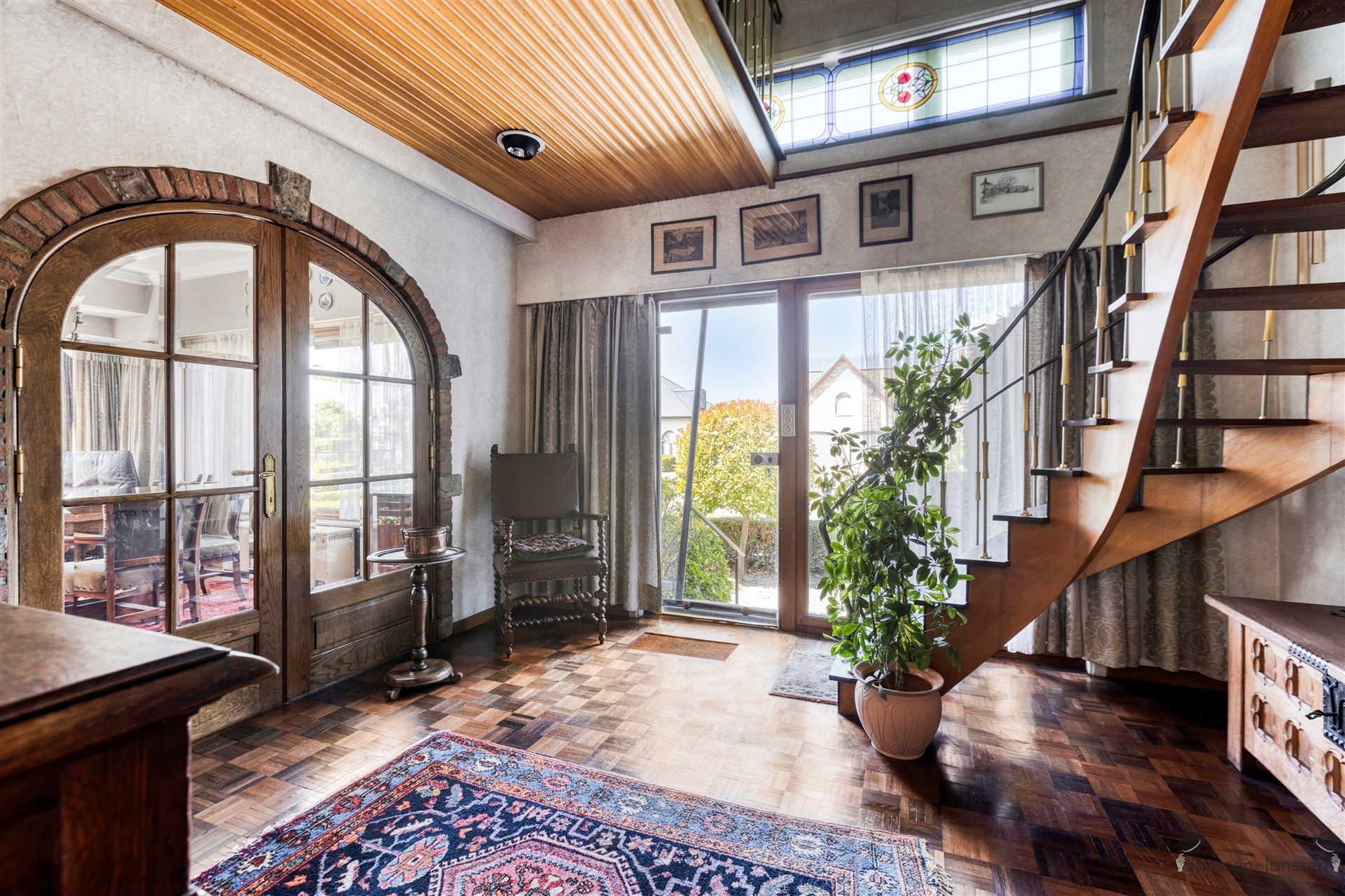 Karaktervolle gezinswoning met 5 slaapkamers en eindeloos potentieel te Leopoldsburg foto 3