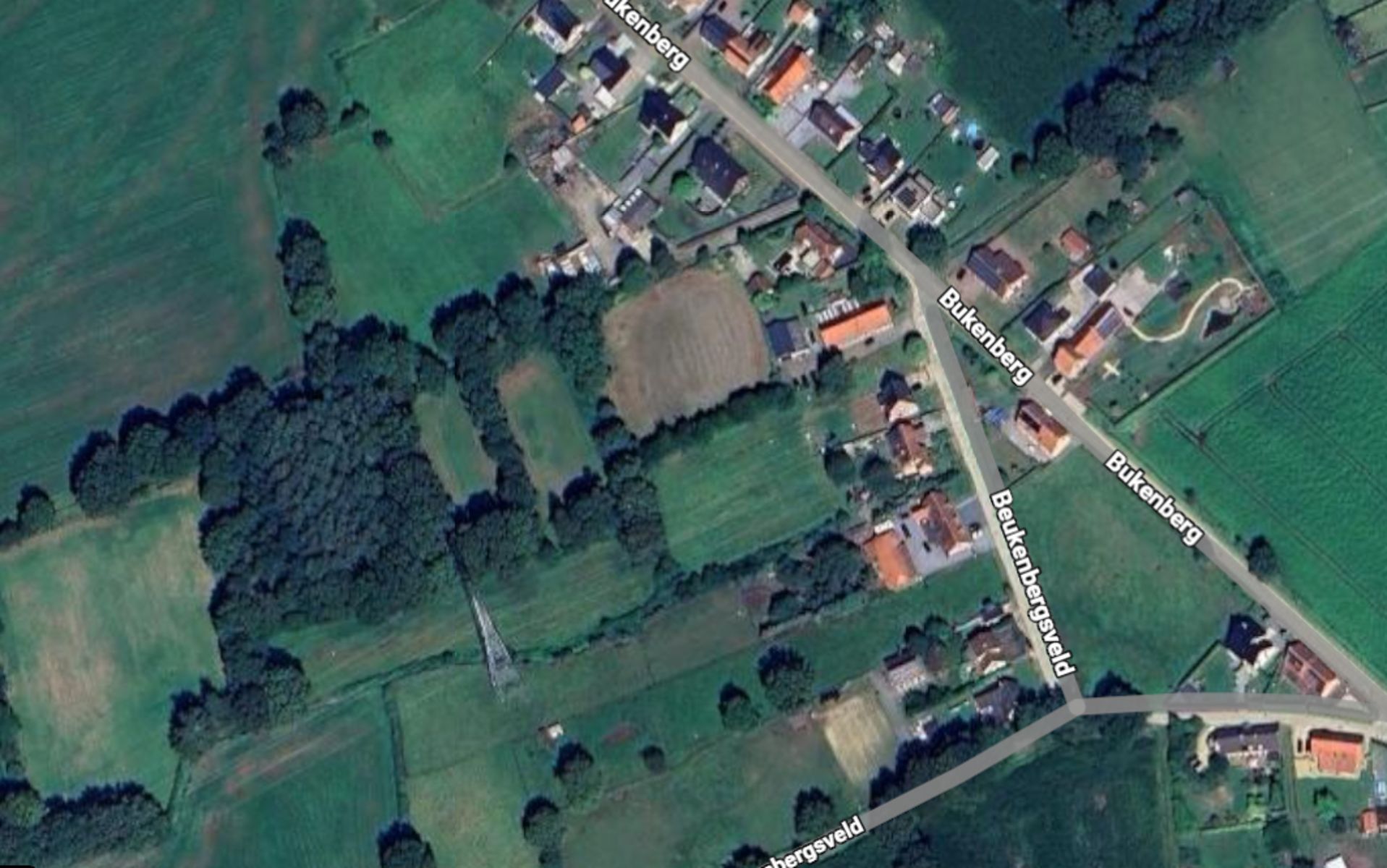 Bouwgrond voor open bebouwing met achterliggend weiland gelegen op uiterst rustige locatie te Olmen. foto 2