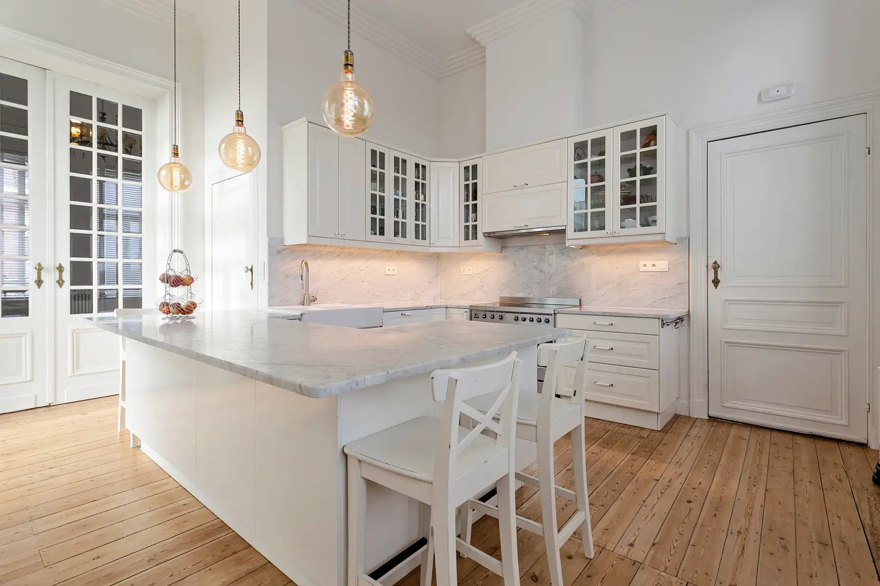 Ruim herenhuis van 571 m² met 8 slaapkamers en een tuin van bijna 20 are foto 6