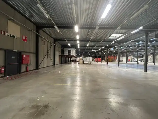 REPRESENTATIEF BEDRIJFSGEBOUW MET KANTOREN EN DUURZAME ENERGIE OP TOPLOCATIE TE HEUSEN - ZOLDER foto 17