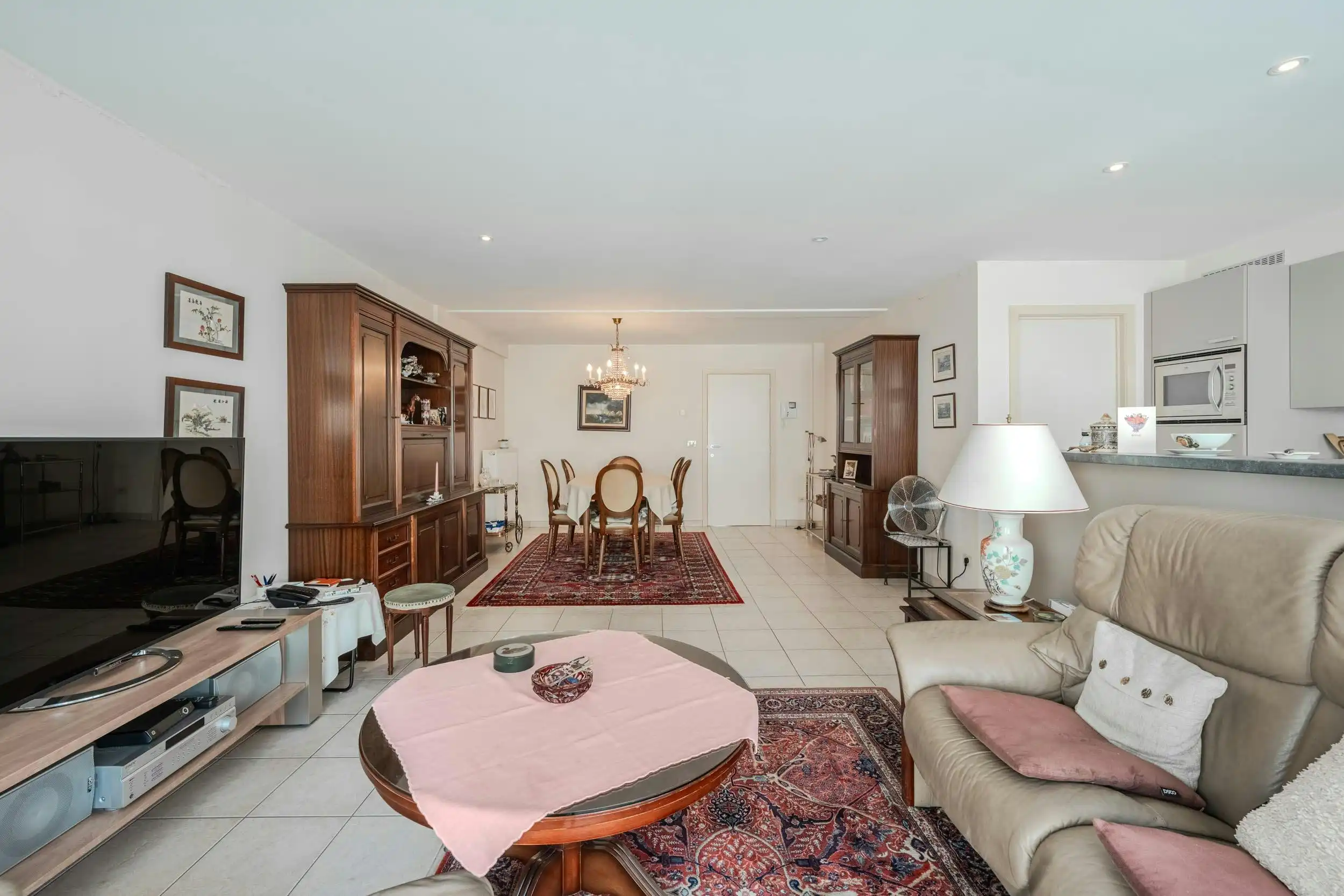 Ruim investeringsappartement met 2 slaapkamers te Oostende foto 9