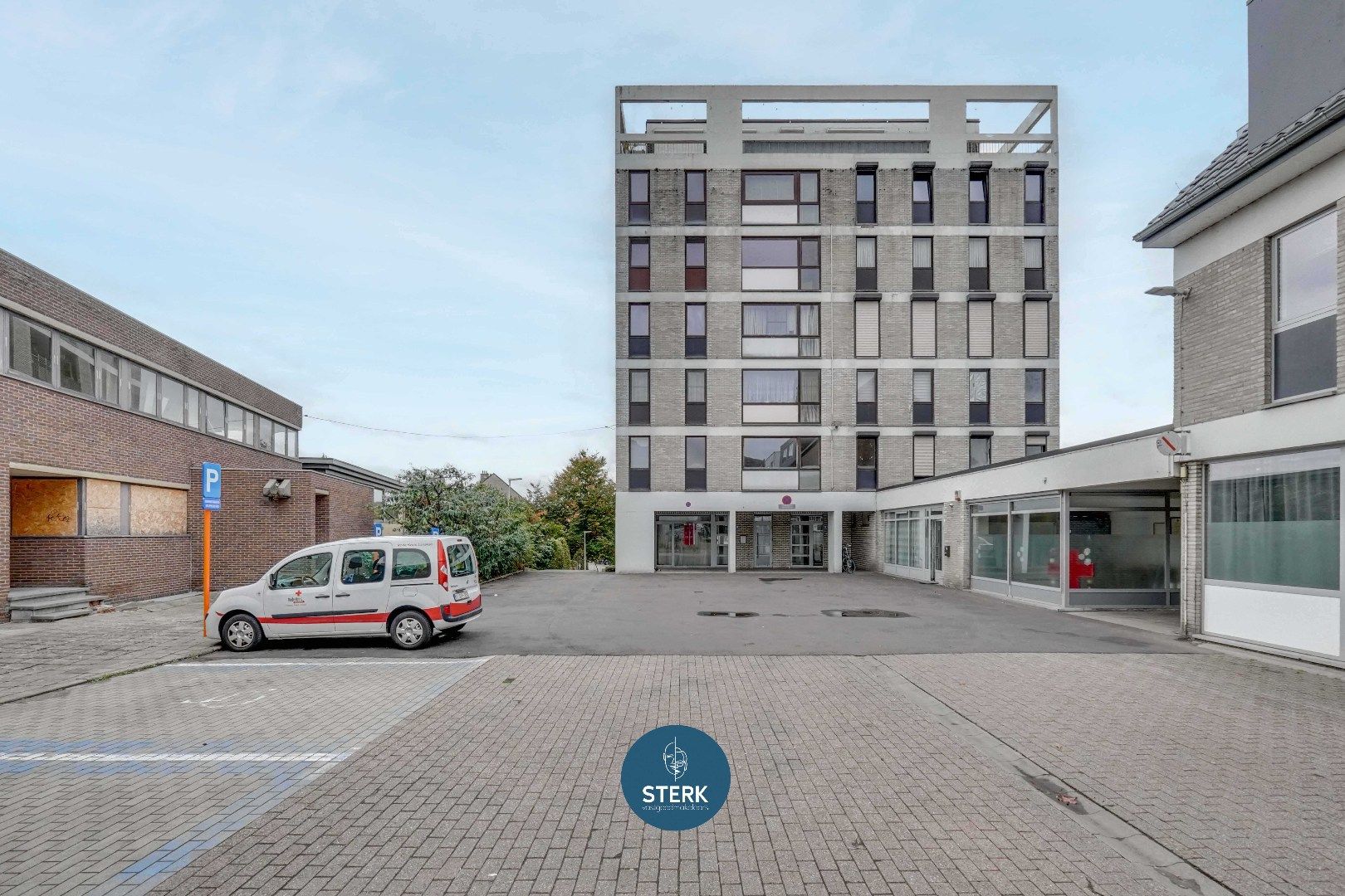 VERHUURD APPARTEMENT OP EEN UITSTEKENDE LOCATIE IN LANAKEN-CENTRUM !  foto 16