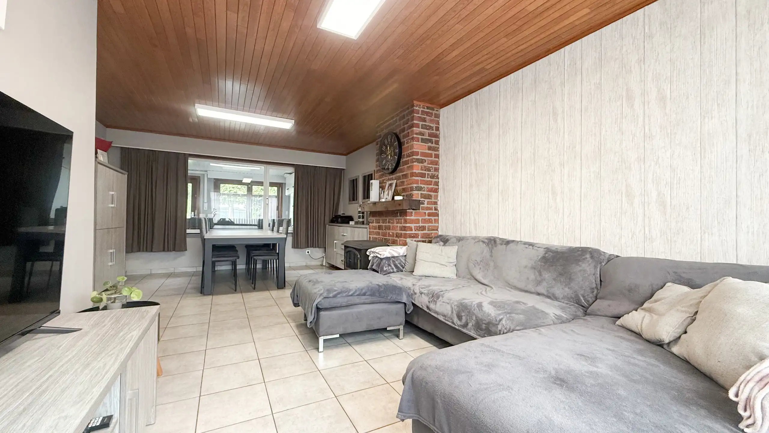 Instapklare woning met 3 slaapkamers op toplocatie! foto 4