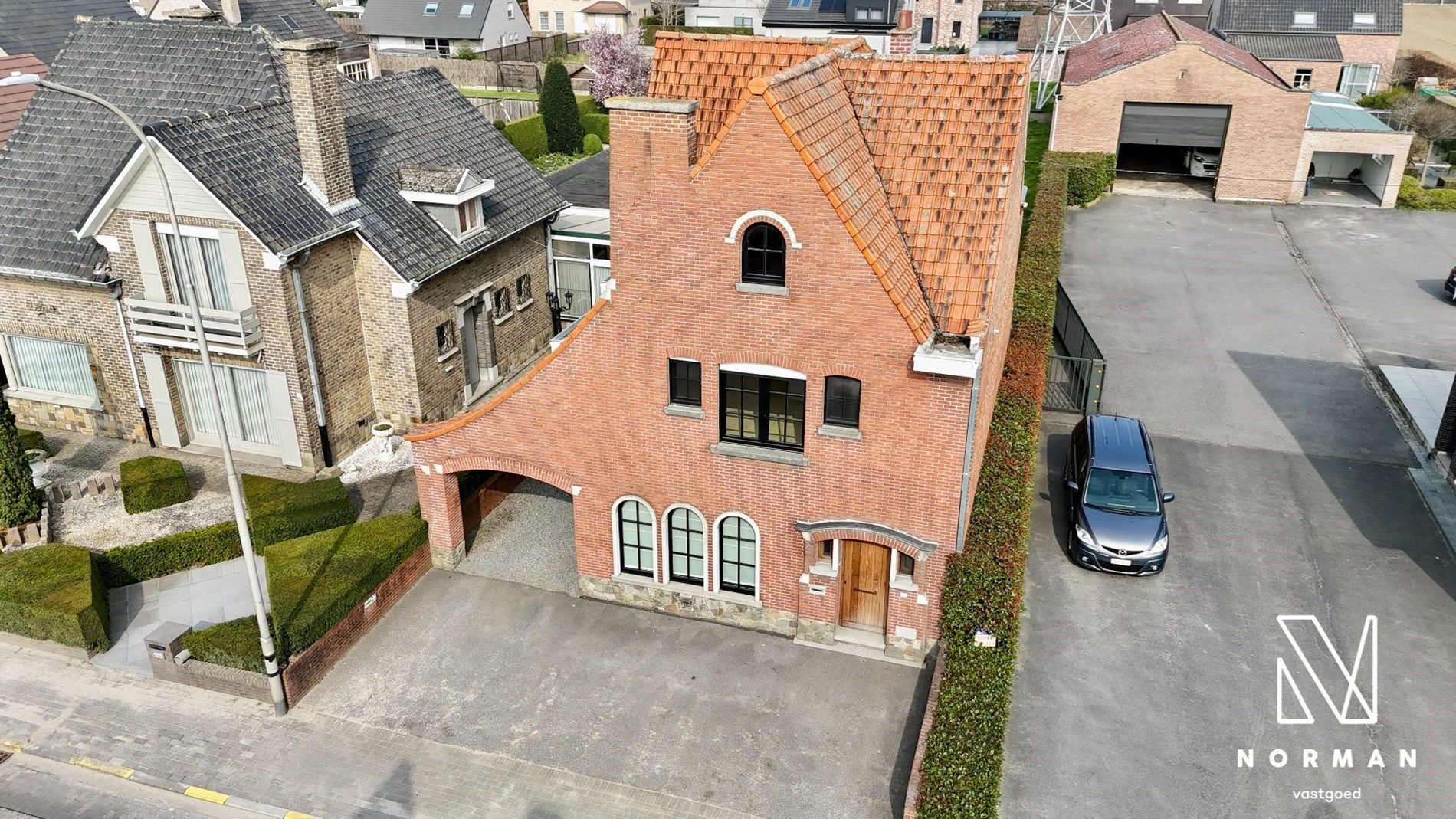 Hoofdfoto van de publicatie: Alleenstaande woning op groot perceel te Deerlijk