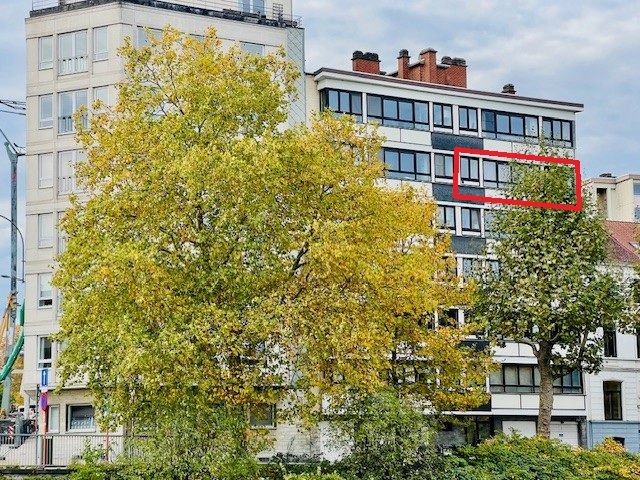 GERENOVEERD EN GEMEUBELD APPARTEMENT MET PRACHTIG SCHELDEZICHT foto {{pictureIndex}}