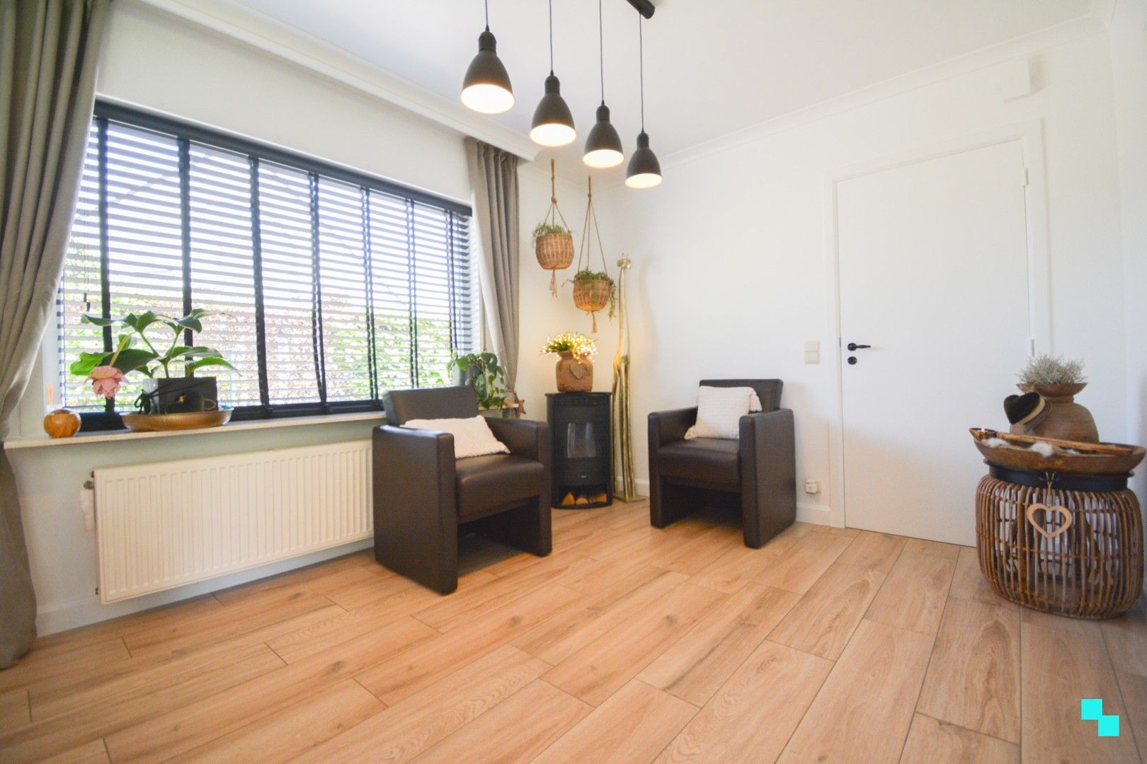 Instapklare woning te Sint-Eloois-Winkel foto 15