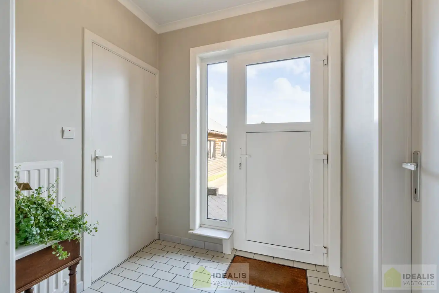 IDEALIS VASTGOED – PERFECT ONDERHOUDEN EN INSTAPKLARE GEZINSWONING MET 4 SLAAPKAMERS, 2 BADKAMERS EN EEN MOOIE WOONOPPERVLAKTE VAN +- 185M² OP EEN AANGENAAM EN RUSTIG GELEGEN PERCEEL VAN 6A 80CA OP GEGEERDE LOCATIE IN ACHEL! foto 11