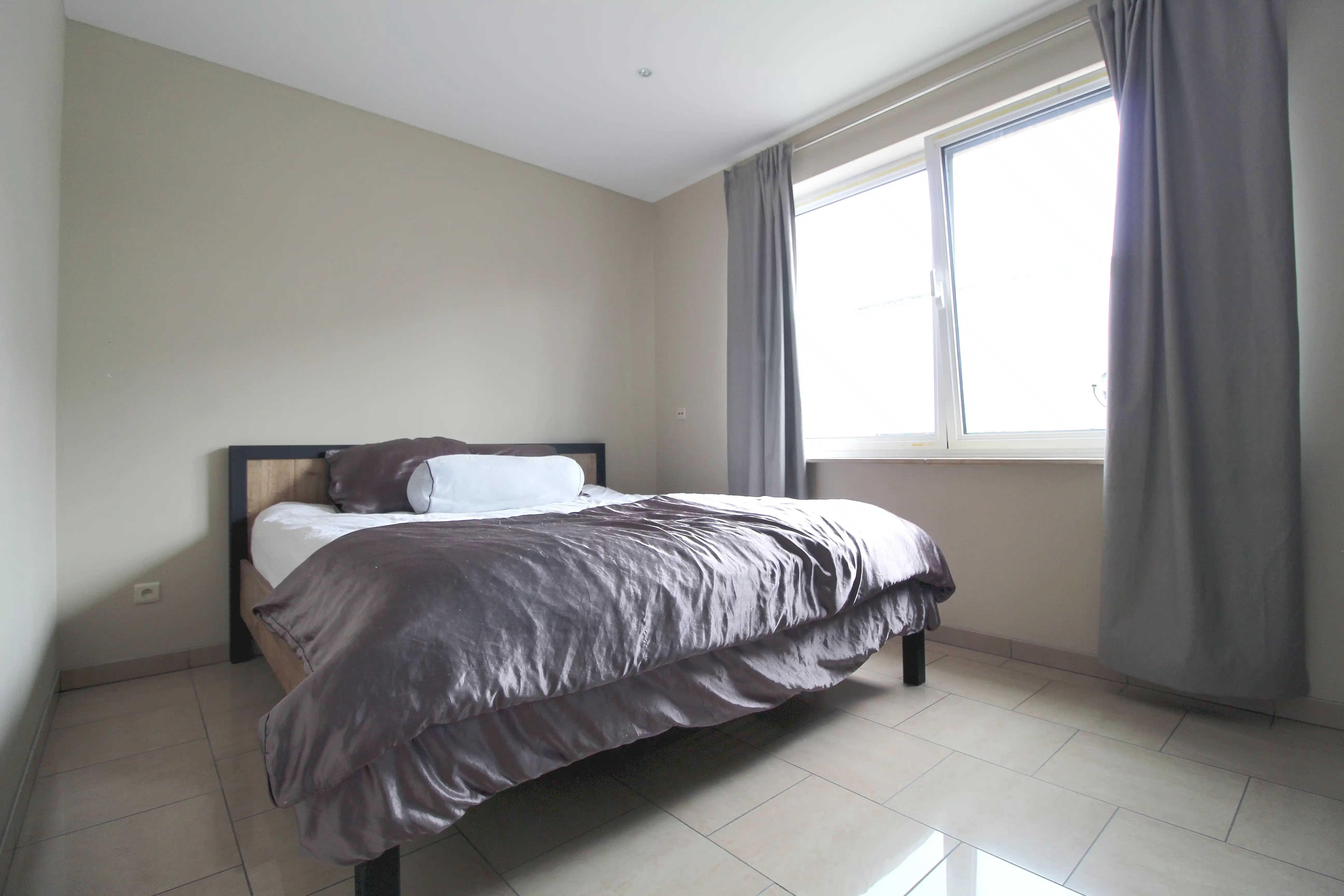 Charmant, instapklaar, appartement nabij centrum Wetteren foto 9