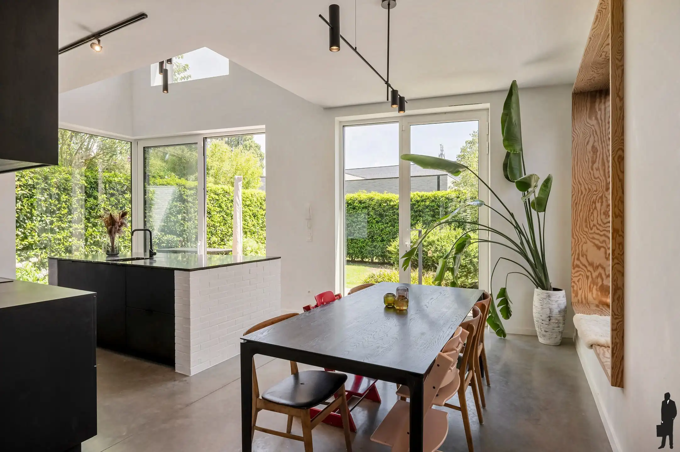 Moderne architecturale woning, gerenoveerd door Studio Noord, met oog voor detail en authenticiteit foto 6