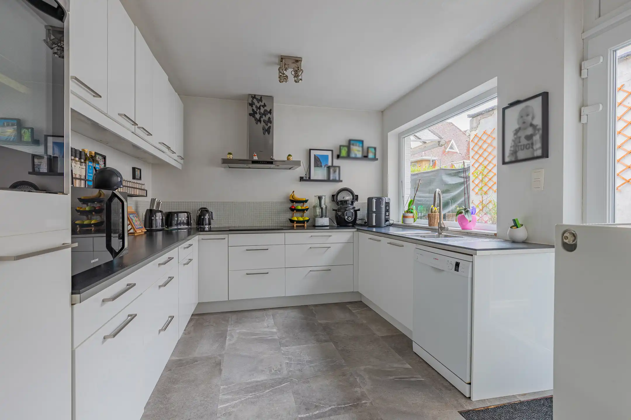 RONSE - Charmante gezinswoning met 4 slaapkamers en tuin foto 8