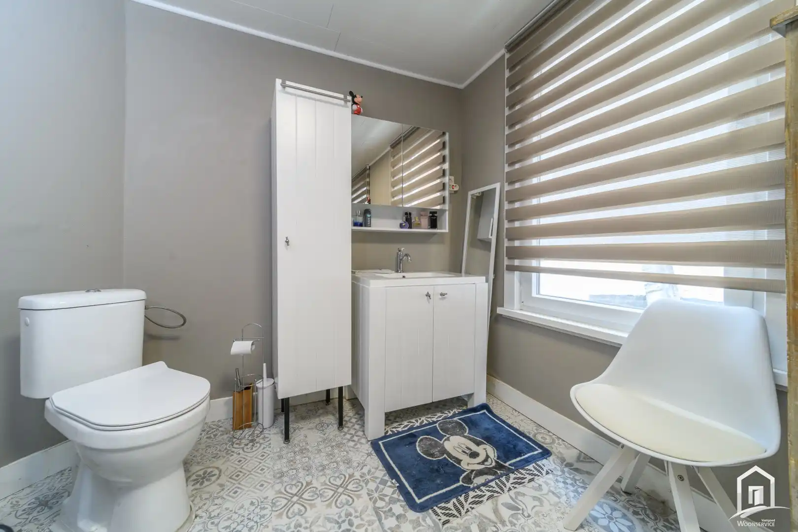 Charmante en verder af te werken woning foto 12